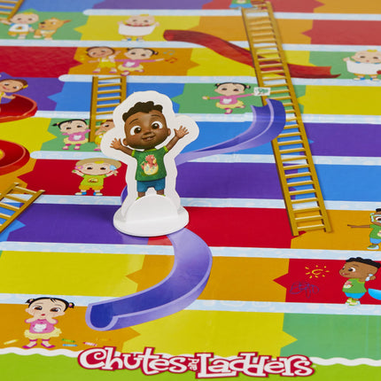 Hasbro Gaming Chutes and Ladders: juego de mesa edición CoComelon para niños de 3 años en adelante, juego preescolar para 2 a 4 jugadores