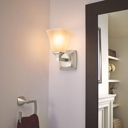 Moen YB5161BN Voss Applique de salle de bain à une ampoule, nickel brossé