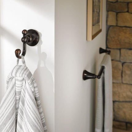 Moen YB5203ORB Wynford Gancho doble para batas, bronce frotado con aceite