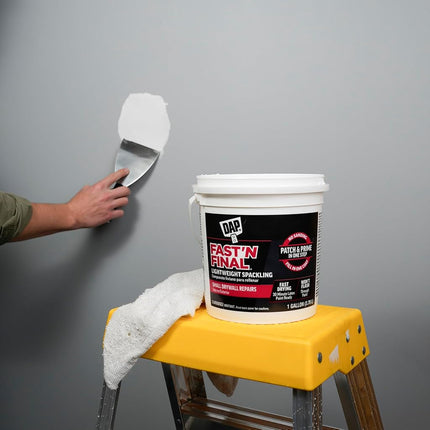 DAP Fast 'N Final Lightweight Spackling Gallon 3.78L - Quick Dry, No-Sand Formula for Interior/Exterior - Easy One-Step Patch & Prime for Drywall, Wood, Stucco & Brick