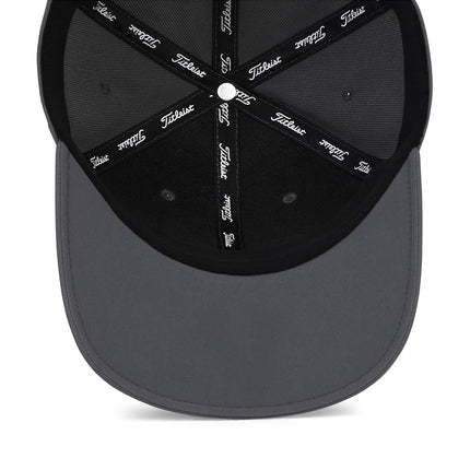 Casquette de golf Titleist Tour Performance pour homme, coloris indigo délavé/blanc