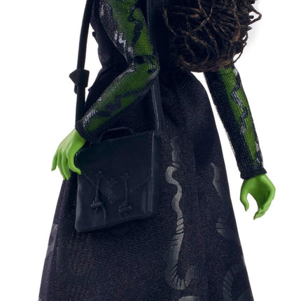 Muñeca Elphaba de Mattel Universal Wicked y accesorios de piel verde, pelo negro trenzado, vestido de gala y look removible