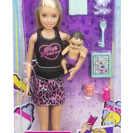 Barbie Skipper Babysitters Inc. Doll & Accessories Set with 9-in / 22.86-cm Blonde Doll, Baby Doll & 4 Storytelling Pieces for 3 to 7 Year Olds, GRP13