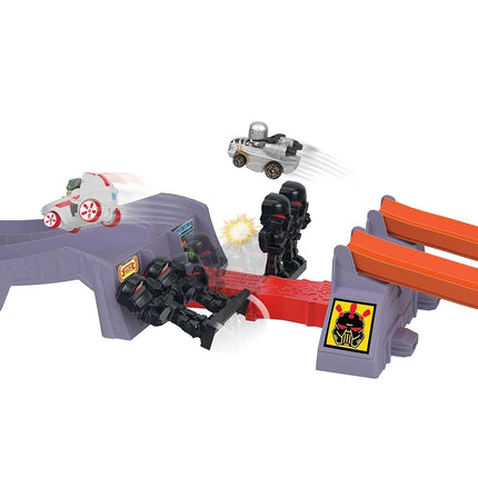 Hot Wheels RacerVerse, Grogu s Great Race Track set, Star Wars Track Set with Die-Cast Hot Wheels Racers Inspired by Star Wars: Grogu and The Mandolorian, HPL32
