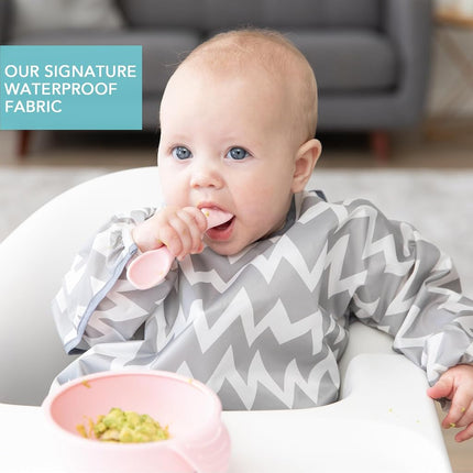 Bumkins Sleeved Bib, Handy Tie Closure for Custom Fit, Catch-All Pocket, Baby-Led Weaning, Waterproof, Machine Washable, Stain & Odour Resistant, BPA Free, 6-24 Months, Grey Chevron Design