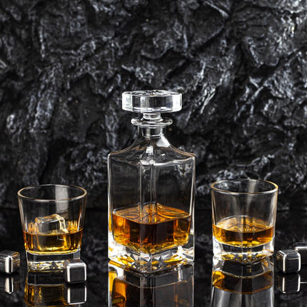 Square 25Oz Whiskey Liquor Decanter Set With 2 Glasses in Box,Decanter Set for Scotch Liquor,Whiskey Wine Decanter Suit for Men and Women Father Coworkers Lovers