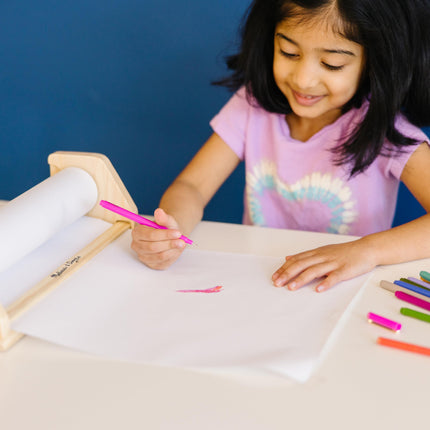 Dispensador de rollo de papel de mesa de madera Melissa & Doug con papel blanco bond (30,5 cm x 22,8 m) para dibujar, arte y manualidades para niños
