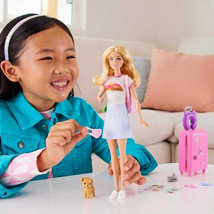 Barbie Doll & Accessories, Travel Set with Puppy and 10+ Pieces, Suitcase Opens & Closes, Barbie 'Malibu' with Blonde Hair, HJY18