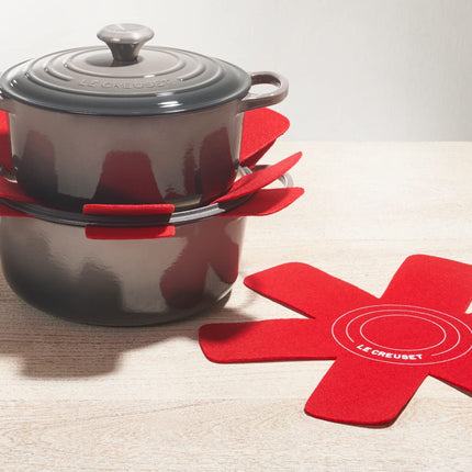 Le Creuset Set of 3 Felt Cookware Protectors - Cerise