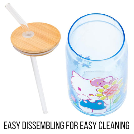 Vaso de vidrio Silver Buffalo Sanrio Hello Kitty Floral con tapa de bambú y popote de vidrio, 473 ml