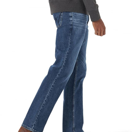 Wrangler Men's Free-to-Stretch Relaxed Fit Jean, Knox, 31W x 32L