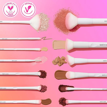 wet n wild Contour Brush, Sculpt, Highlight, & Blend, Luxurious Plush Fibers, Ergonomic Handle for Comfortable Precision Control, Cruelty-Free & Vegan