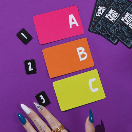 Juego Fork Milk Kidnap de Hasbro Gaming para adultos | Un juego de fiesta para adultos con decisiones cuestionables | Edades 17+ | Para 3 a 10 jugadores | Divertidos juegos de cartas NSFW