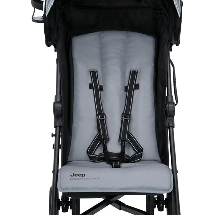 Delta Children Jeep AdventureGlyde - Silla de paseo ligera de viaje con paseo más suave y plegado compacto, reclinación de 3 posiciones, cesta de almacenamiento extra grande, negro/gris