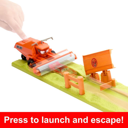 Mattel Disney and Pixar Cars Playset with 3 Toy Vehicles & 2 Ways to Play, Frank Escape & Stunt Race Playset Includes Lightning McQueen, HRX48