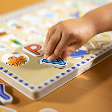 Rompecabezas de sonidos del abecedario Melissa & Doug - Rompecabezas de madera con efectos de sonido (26 piezas)
