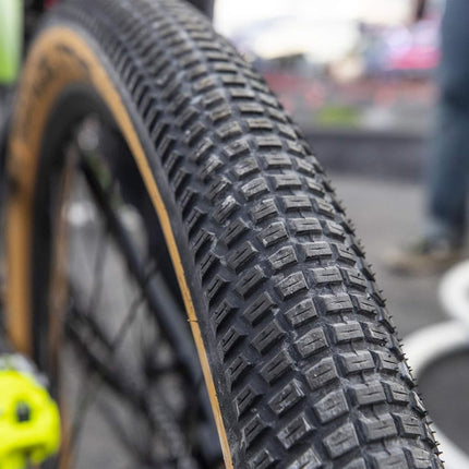 Schwalbe Billy Bonkers Folding Tyre, Bronze Skin, 54-559 (26x2.10)