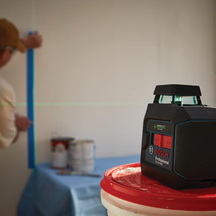 BOSCH GLL50-40G Green-Beam Self-Leveling 360 Degree Cross-Line Laser, Includes 4 AA Batteries, L-Bracket, Ceiling Clip, & Hard Carrying Case