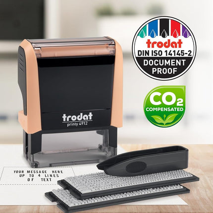 Trodat Printy 4912 Kit de Tampon en Crème Pastel à Composer Soi-Même – 4 Lignes de Texte, Empreinte 47 x 18 mm, Allemand, Pince à Épiler, Tampon Encreur Noir et Jeu de Lettres et Chiffres en Deux Tailles Inclus
