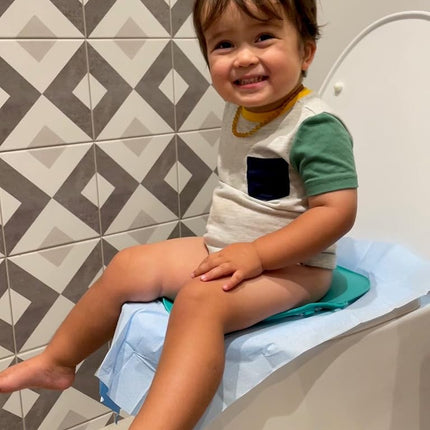 Prince Lionheart Tinkle to Go - Reusable Foldable Portable Potty Training Seat - Toilet Seat Perfect for Travel - Built-in Splash Guard, Perfect Potty Training Toilet Seat, Portable Potty for Toddlers