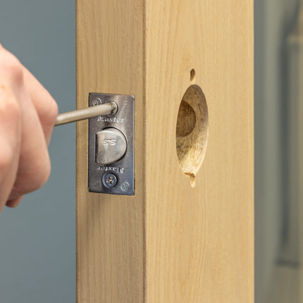 Master Lock SLCHKE26D Serrure de porte commerciale à levier de grade 2 avec butée anti-choc, finition chrome brossé, par Master Lock