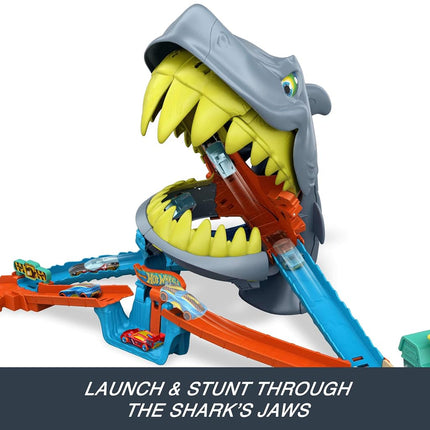 Hot Wheels City Shark Chomp Beach Playset & 1:64 Scale Toy Car