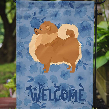 Caroline's Treasures CK6259GF Bandera de jardín de bienvenida Pomeranian, pequeña, multicolor