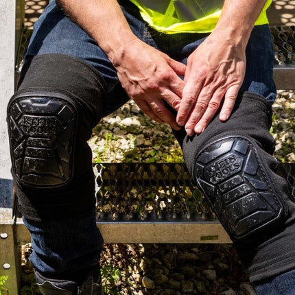 KLEIN TOOLS 60629 Tough-Flex Knee Sleeves for Work, Construction, Low-Profile Sleeve with Zipper, Gel-Like Foam, Black, M/L