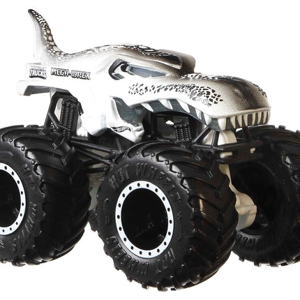 Hot Wheels Monster Trucks Paquete de 3 Vehículos de Juguete a Escala 1:64, Shark Wreak, Piran-ahh y Mega Wrex, Juguete para Niños de 3 Años en Adelante
