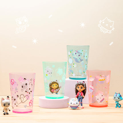 Juego de vasos apilables Gabby's Dollhouse de DreamWorks de Zak Designs para el hogar, vasos de plástico sin BPA de 428 ml, paquete de 4 (Gabby, Pandy Patas, Pasticake, Mercat, Hada Gatita, Baby Box)