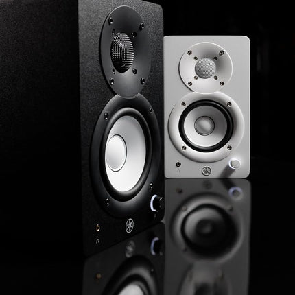 Yamaha HS3 Powered Studio Monitor in White, Pair (HS3 W)