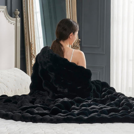 Cozy Bliss Faux Fur Throw Blanket for Couch, Bubble Plush Blanket Twin Size, Fuzzy Soft & Thick Blanket for Bed Sofa Living Room, 152.4 x 203.2cm Black