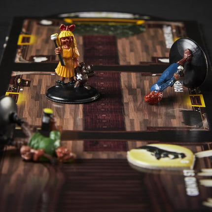 Hasbro Gaming Avalon Hill Betrayal at The House on The Hill Second Edition Cooperative Board Game, Ages 12 and Up, 3-6 Players, 50 Chilling Scenarios