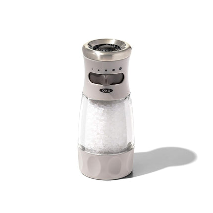 Nuevo molinillo de sal OXO Good Grips Contoured Mess-Free