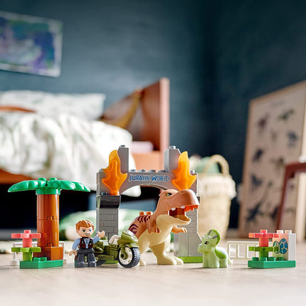 LEGO DUPLO Jurassic World Huida de los dinosaurios T. rex y Triceratops 10939, juguete de construcción, regalo para jóvenes fans de los dinosaurios; Novedad de 2021 (36 piezas), multicolor, estándar