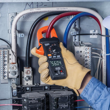 Klein Tools CL810 Clamp Meter with Flashlight – True RMS Digital Clamp Meter with Built-in NCVT, LOZ Mode, Inrush Current, Temperature, Transflective Display, IP40 Rated