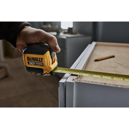 Cinta métrica de 9 m Dewalt Atomic Compact Series