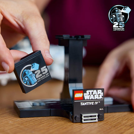 LEGO Star Wars: A New Hope Tantive IV, Maqueta Armable de Nave Espacial del 25.º Aniversario, Set de Construcción Creativo para Adultos, Idea de Regalo Coleccionable para Construir y Exhibir para Fans de Star Wars, 75376
