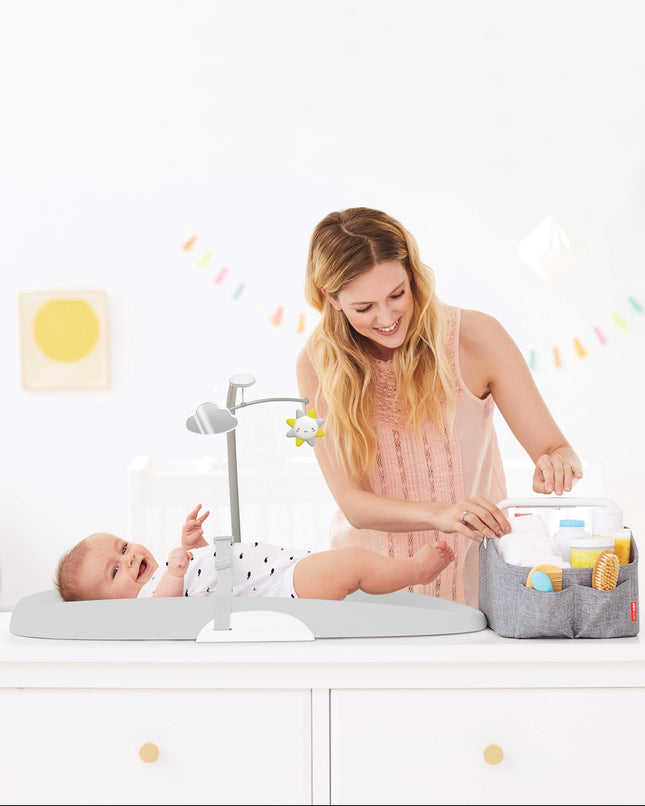 Cambiador fácil de limpiar Skip Hop Nursery Style