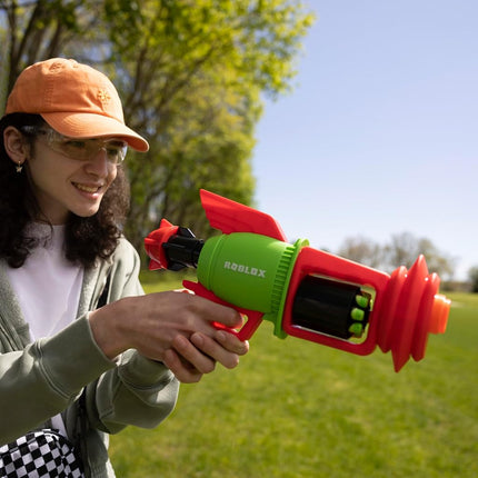 Nerf Roblox Build A Boat for Treasure: Spacelock Ray Blaster, Includes Code to Redeem Exclusive Virtual Item, 8 Elite Darts