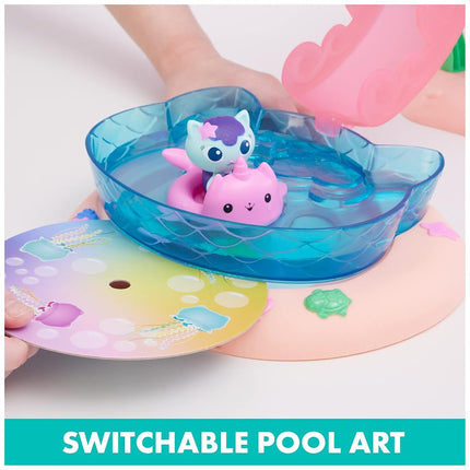 Spin Master Gabby's Dollhouse, Purr-ific Pool Playset with Gabby and Mercat Figures, Color-Changing Mermaid Tails and Pool Accessories Kids Toys for Ages 3 and Up