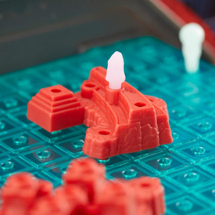 Battleship: Marvel Studios' Black Panther Wakanda Forever Edition, 3D Strategy Game for Ages 7+, 2-Player Board Game