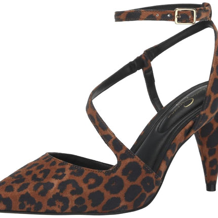 Jessica Simpson Women's Maggie, Natural, 6