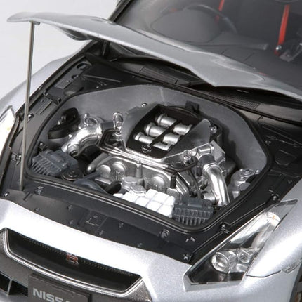 Tamiya 1:24 Scale Nissan GT-R Diecast Car Model