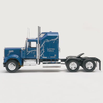 Revell Monogram 1:25 Scale Kenworth W900 Car