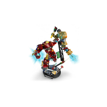 LEGO® ǀ Marvel Epic Battle: Hulkbuster vs.The Hulk 76343 Super Hero Building Toy for Boys and Girls Aged 9+ - Play-and-Display Set with 2 Minifigures and Hulkbuster Armour- Kids’ Birthday Treat Idea