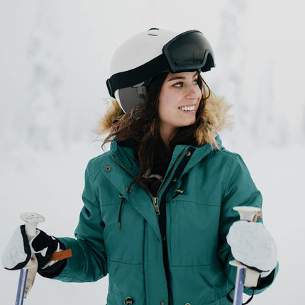 Casco de esquí y snowboard Retrospec Zephyr para adultos - Ajustable con 9 orificios de ventilación - Carcasa de ABS resistente a los impactos y espuma EPS - Blanco mate, grande 59-62cm