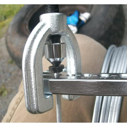 Jeu d'outils d'évasement 7 pièces PERFORMANCE TOOL W80670 pour tubes de 3/16, 1/4, 5/16, 3/8 et 1/2 pouce de diamètre extérieur avec barre d'évasement à levier de verrouillage et étui de rangement