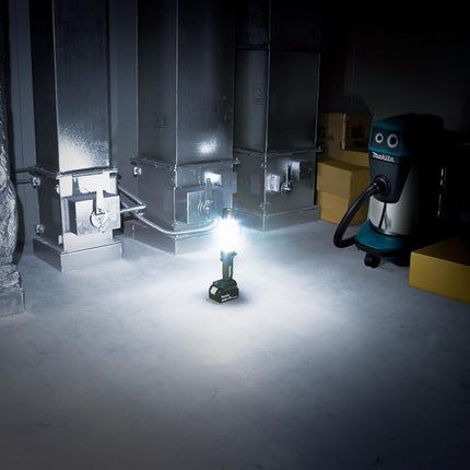 Makita DML806 14.4V/ 18V Li-Ion LXT LED Torch - Battery And Charger Not Included
