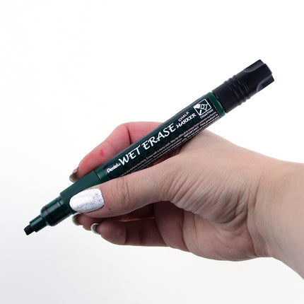 Rotulador de tiza borrable en húmedo Pentel Arts, ideal para pizarras y ventanas, punta de cincel pequeña, tinta negra, SMW26-A, caja de 12 unidades